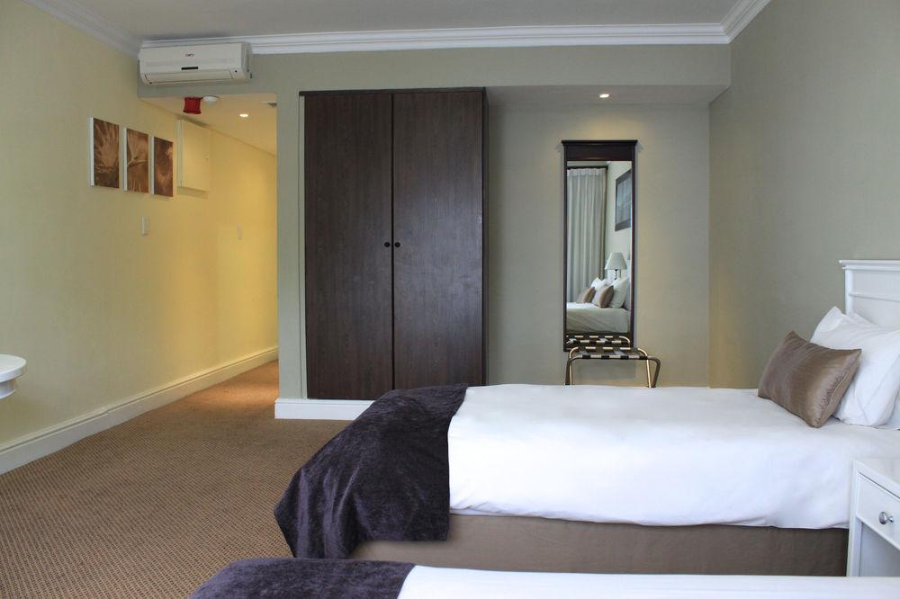 Hotel Hollow On The Square 4*